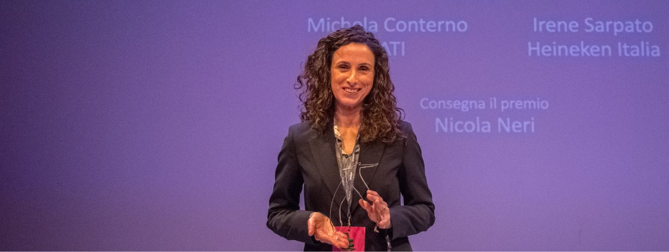 HEINEKEN ITALIA: IRENE SARPATO PREMIATA DA PARKS – LIBERI E UGUALI COME “MIGLIOR PERSONA ALLEATA” AL FORUM LGBT+ PEOPLE AT WORK 2026